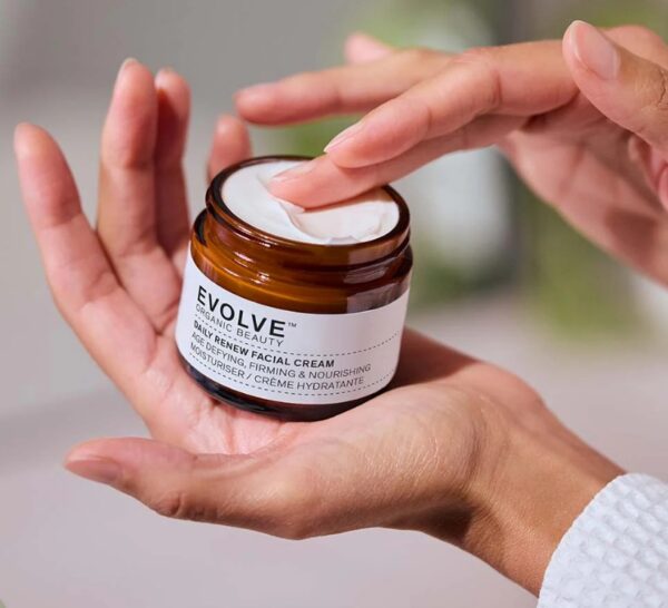 EVOLVE Daily Renew Facial Cream 30ml - Image 4